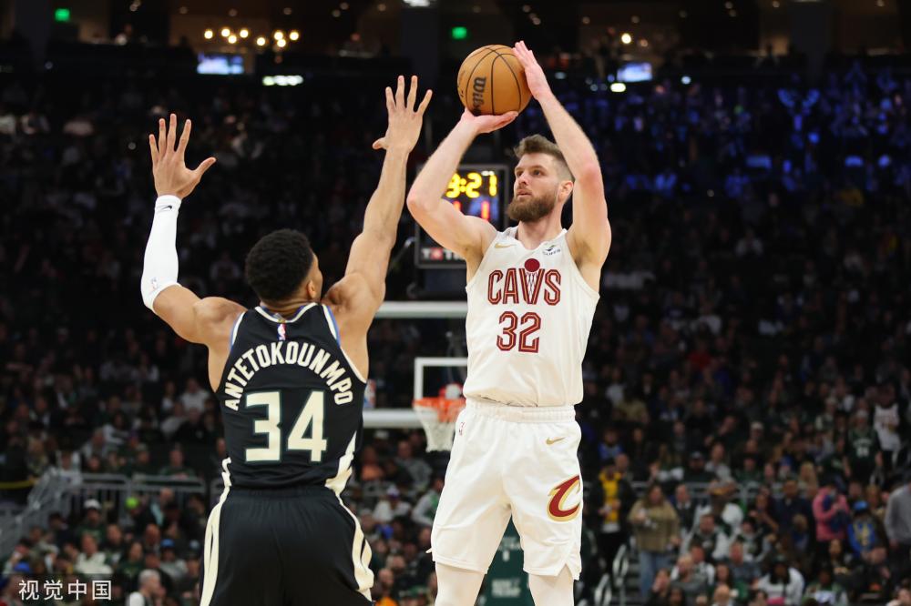 亞冠二︱東方負廣島三箭　18歲吳宇曦再成焦點　妙絕金球破門.